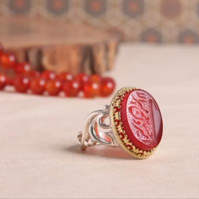 خرید انگشتر عقیق قرمز حکاکی "امیری حسین و نعم الامیر" - رکاب تاج برنجی کد 2208