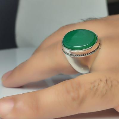 خرید انگشتر عقیق سبز رکاب فیلی؛ تلفیق سادگی و آرامش کد ۲۰۱۱
