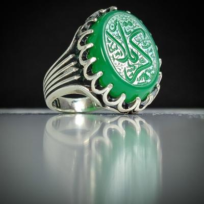 خرید انگشتر عقیق سبز خطی با حکاکی «شهدای کربلا» – مدل رکاب شیاری کد 2133