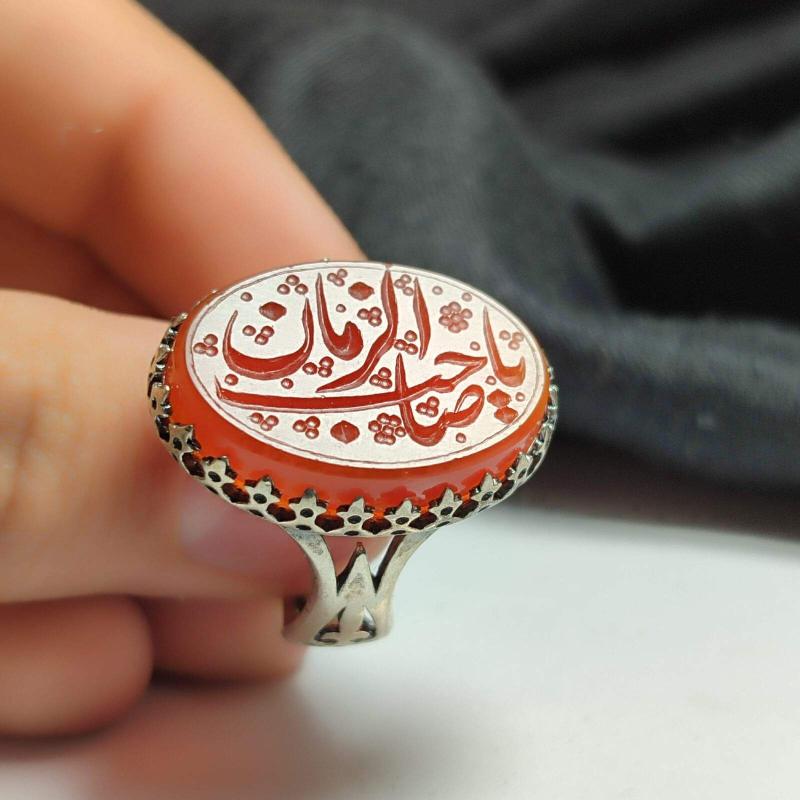 انگشتر نقره با سنگ عقیق سرخ درجه یک و حکاکی "یا صاحب الزمان عج" – کد 1009