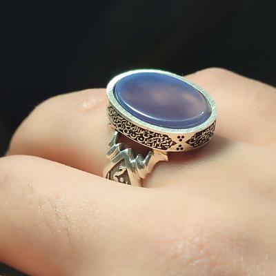 انگشتر نقره باسنگ عقیق سوسنی ذکر روی رکاب (چهار سلام زیارت عاشورا) ذکر بغل رکاب (یارقیه) و (یازینب) کد 2331